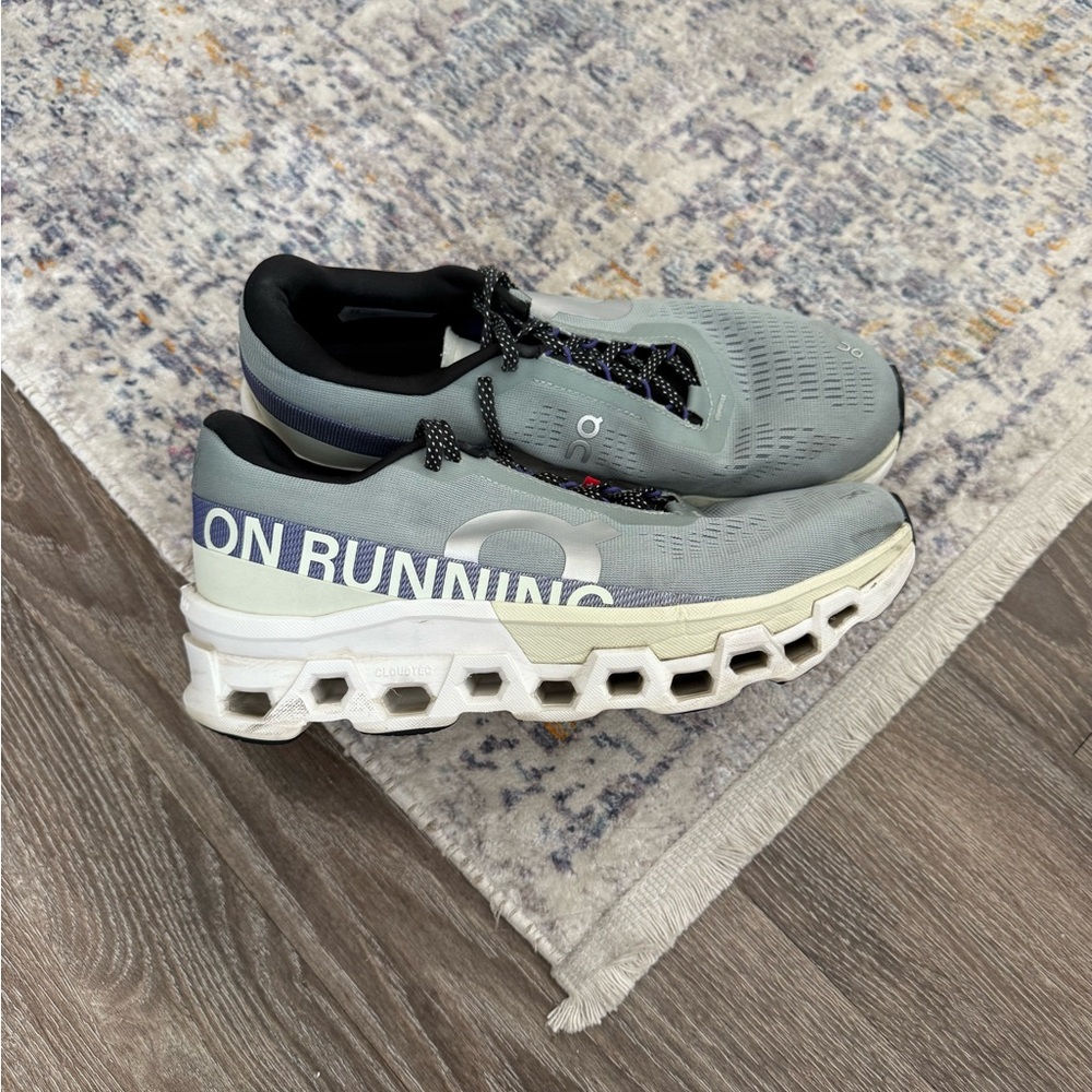 On Cloud Running Green and White Athletic Shoes with Cloud Cushioning